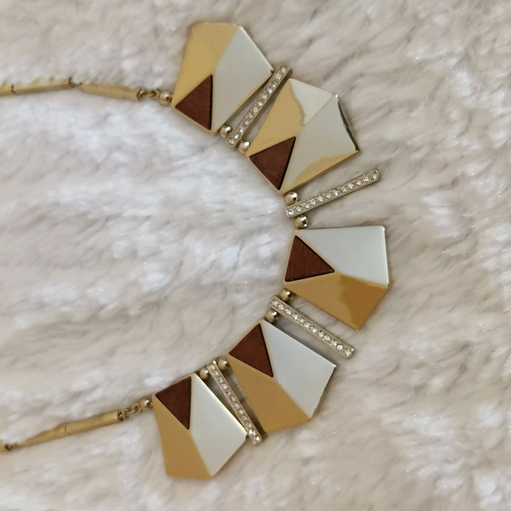 NWOT Statement Gold Toned Geometric Necklace Adjustable